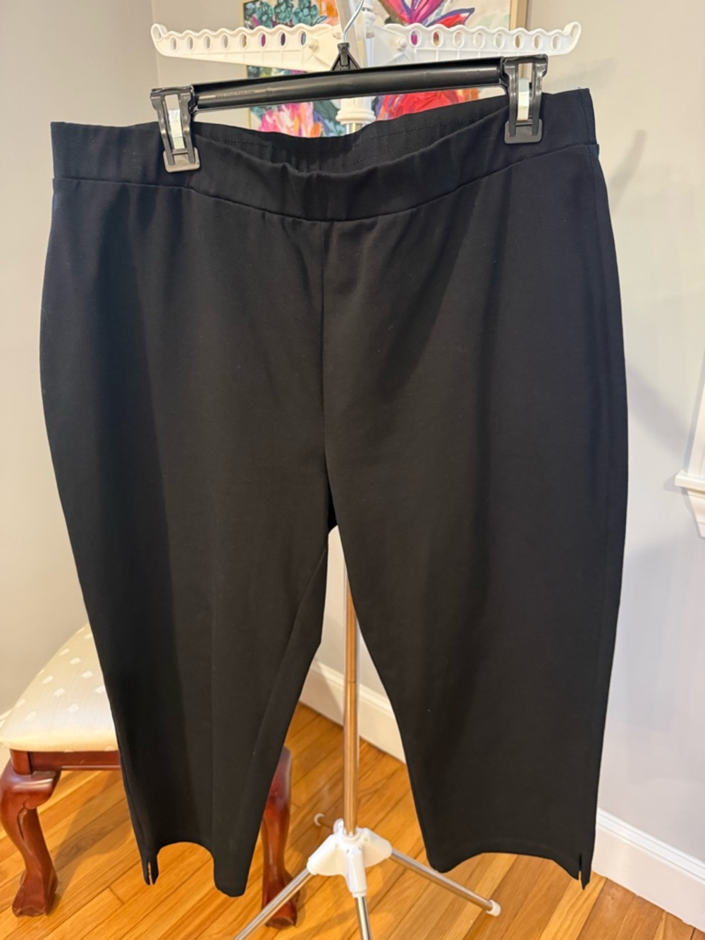 Susan Graver Black Pull-On Capri Pants